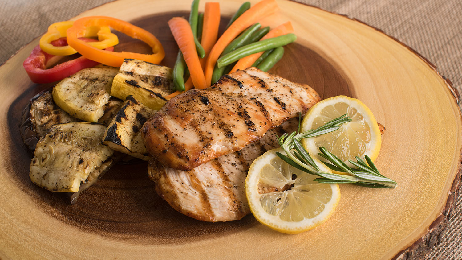 restaurant-food_0003_mark-deyoung-mjcJ0FFgdWI-unsplash